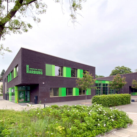 Das Bild zeigt die Berufliche Schule Harburg (BS18).